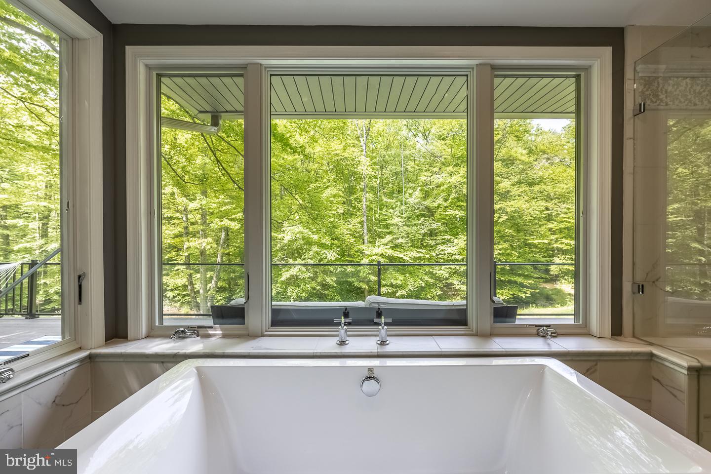 HUNTVIEW AT HORSES - Residential