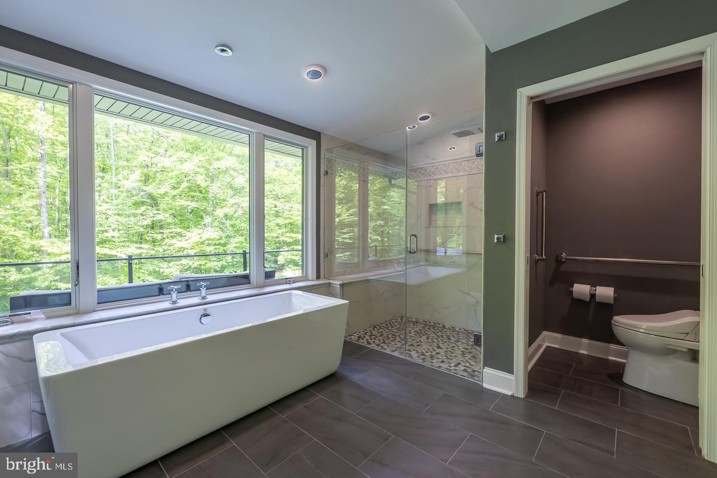 HUNTVIEW AT HORSES - Residential