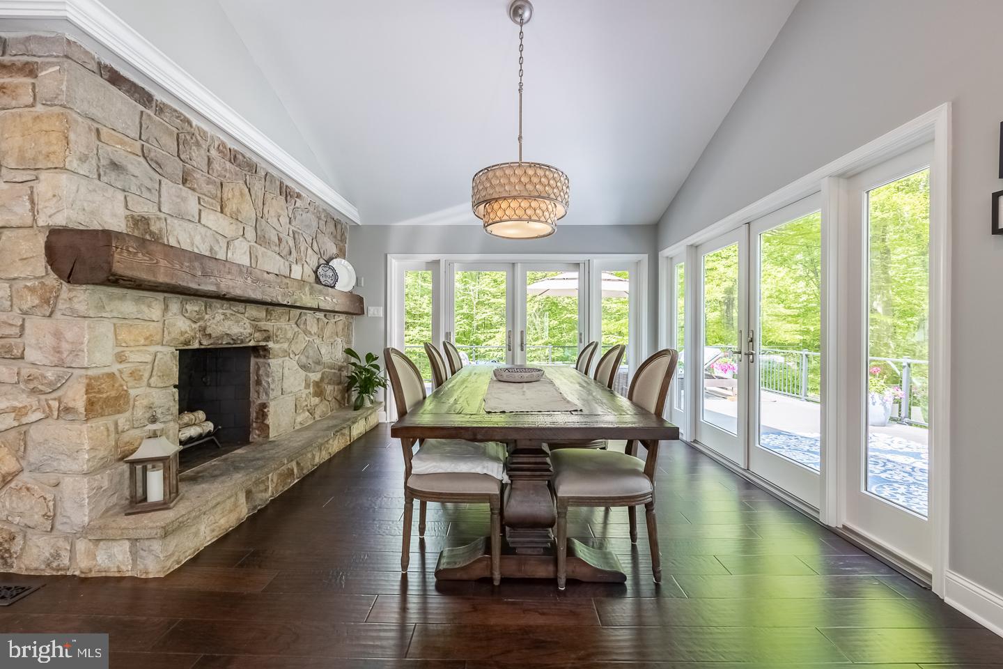 HUNTVIEW AT HORSES - Residential