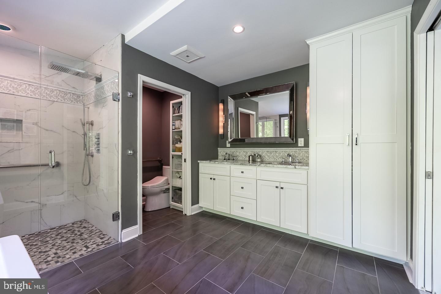 HUNTVIEW AT HORSES - Residential