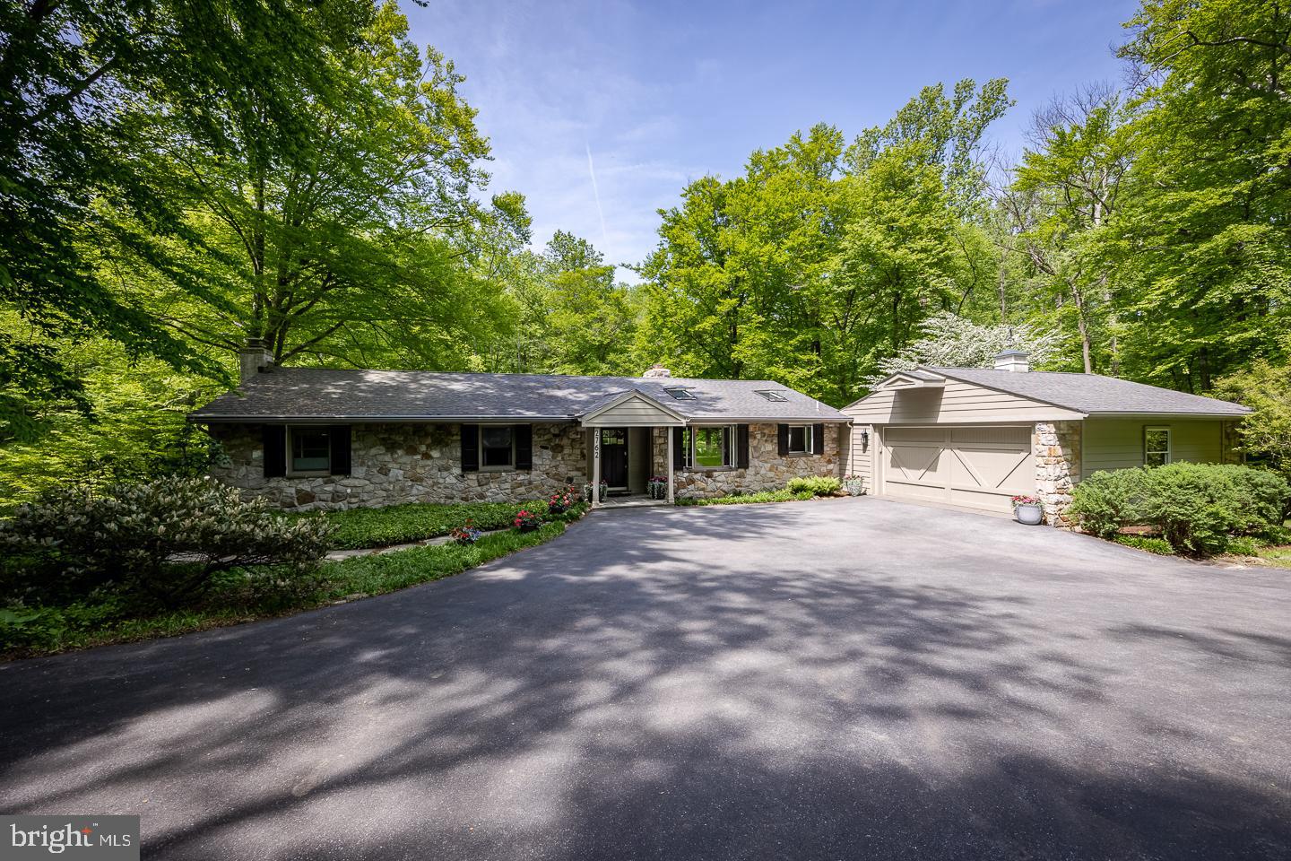 HUNTVIEW AT HORSES - Residential