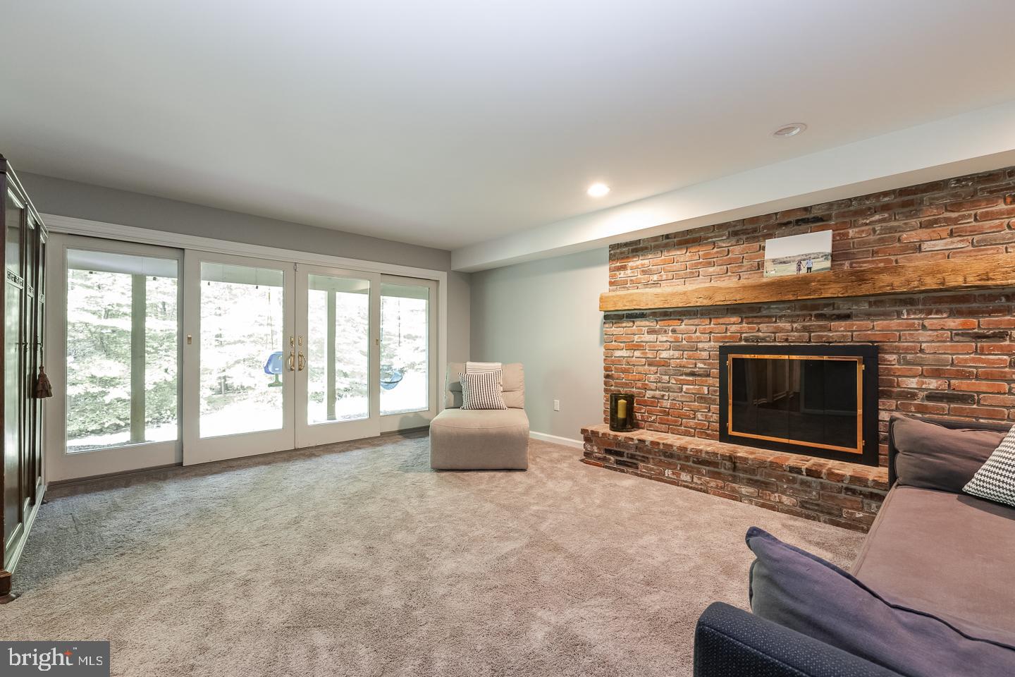 HUNTVIEW AT HORSES - Residential