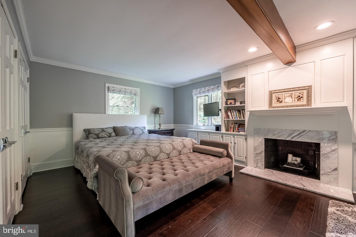 HUNTVIEW AT HORSES - Residential