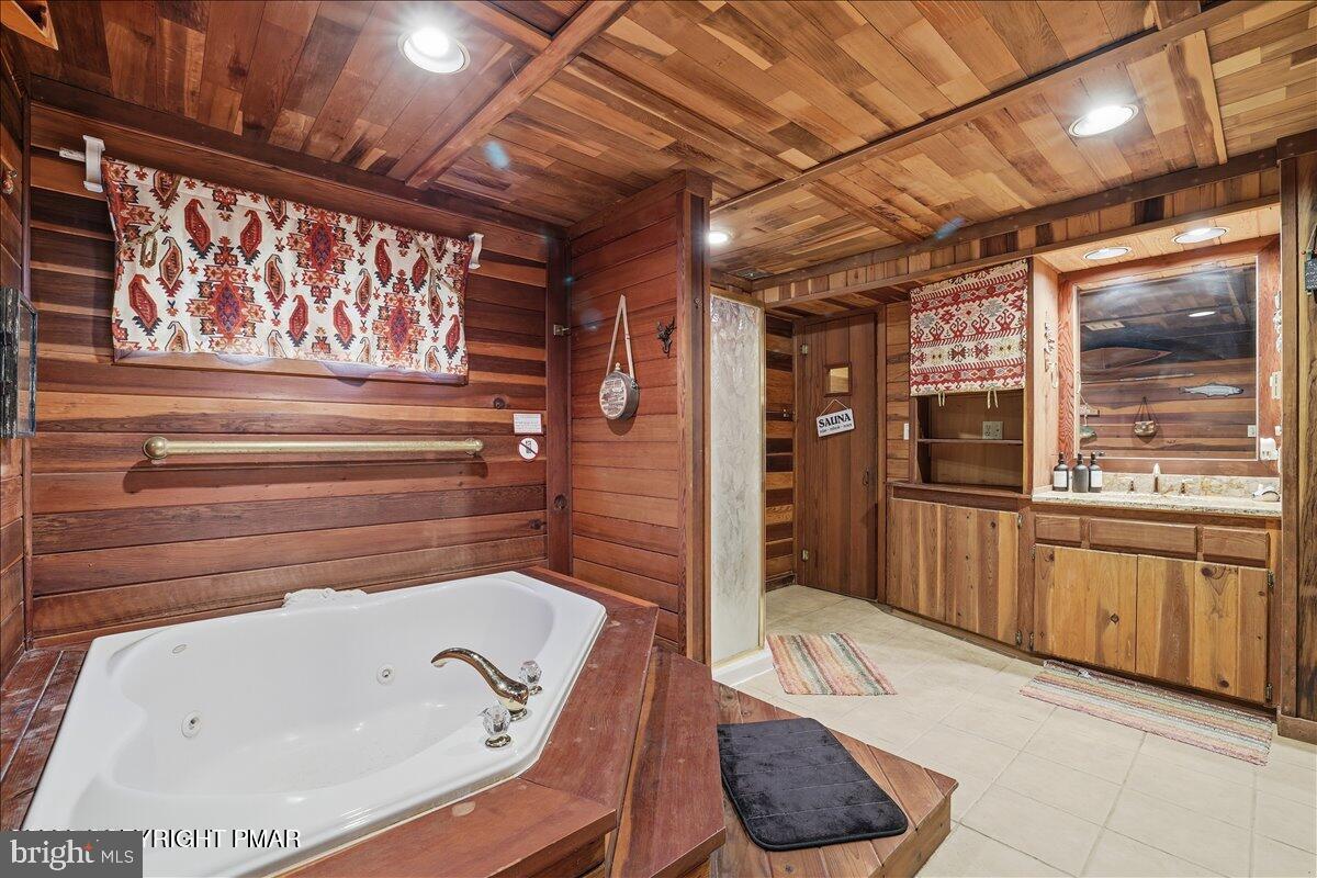 LAKE HARMOY ESTATES - Residential