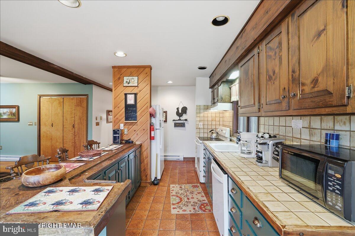 LAKE HARMOY ESTATES - Residential