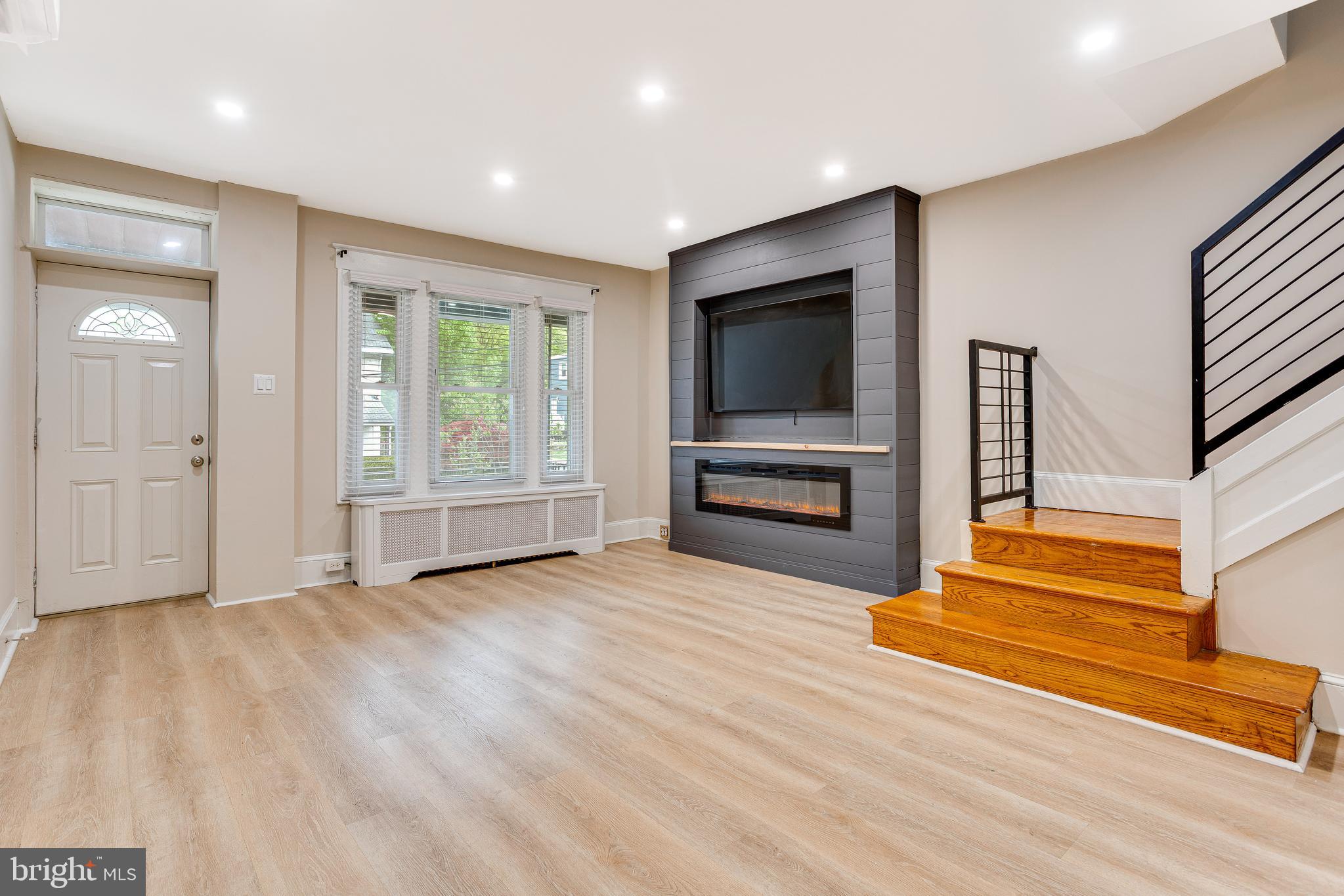 ROXBOROUGH - Residential