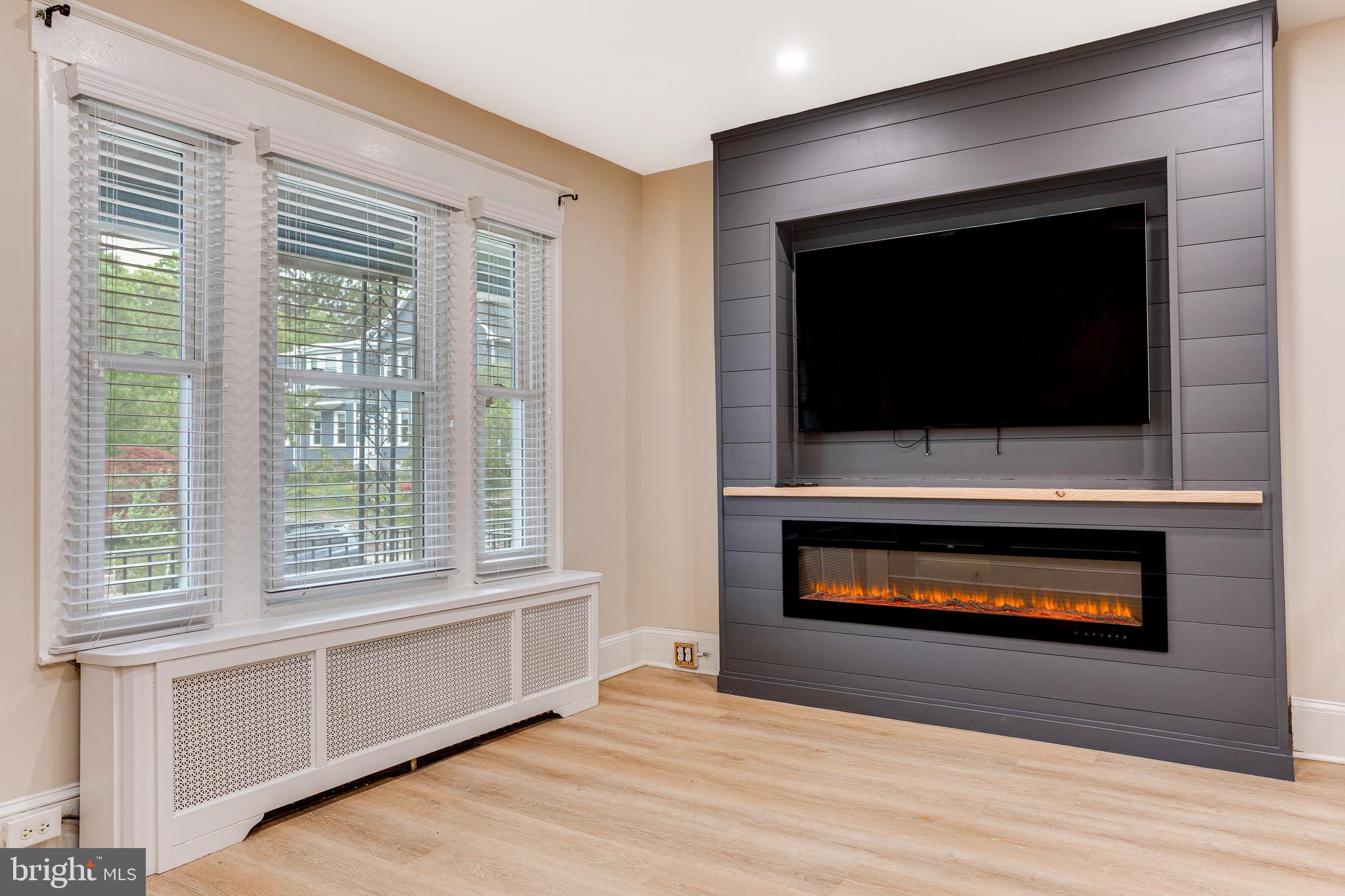 ROXBOROUGH - Residential