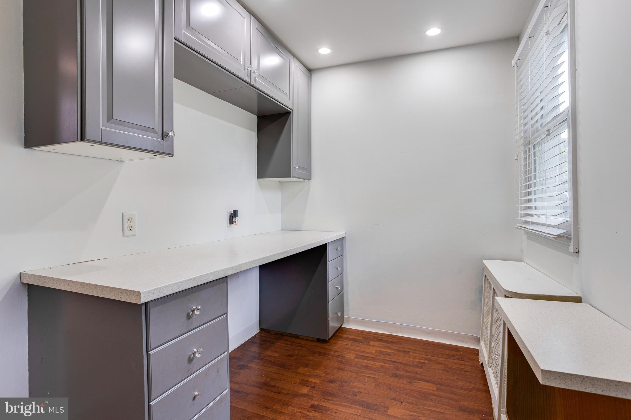 ROXBOROUGH - Residential