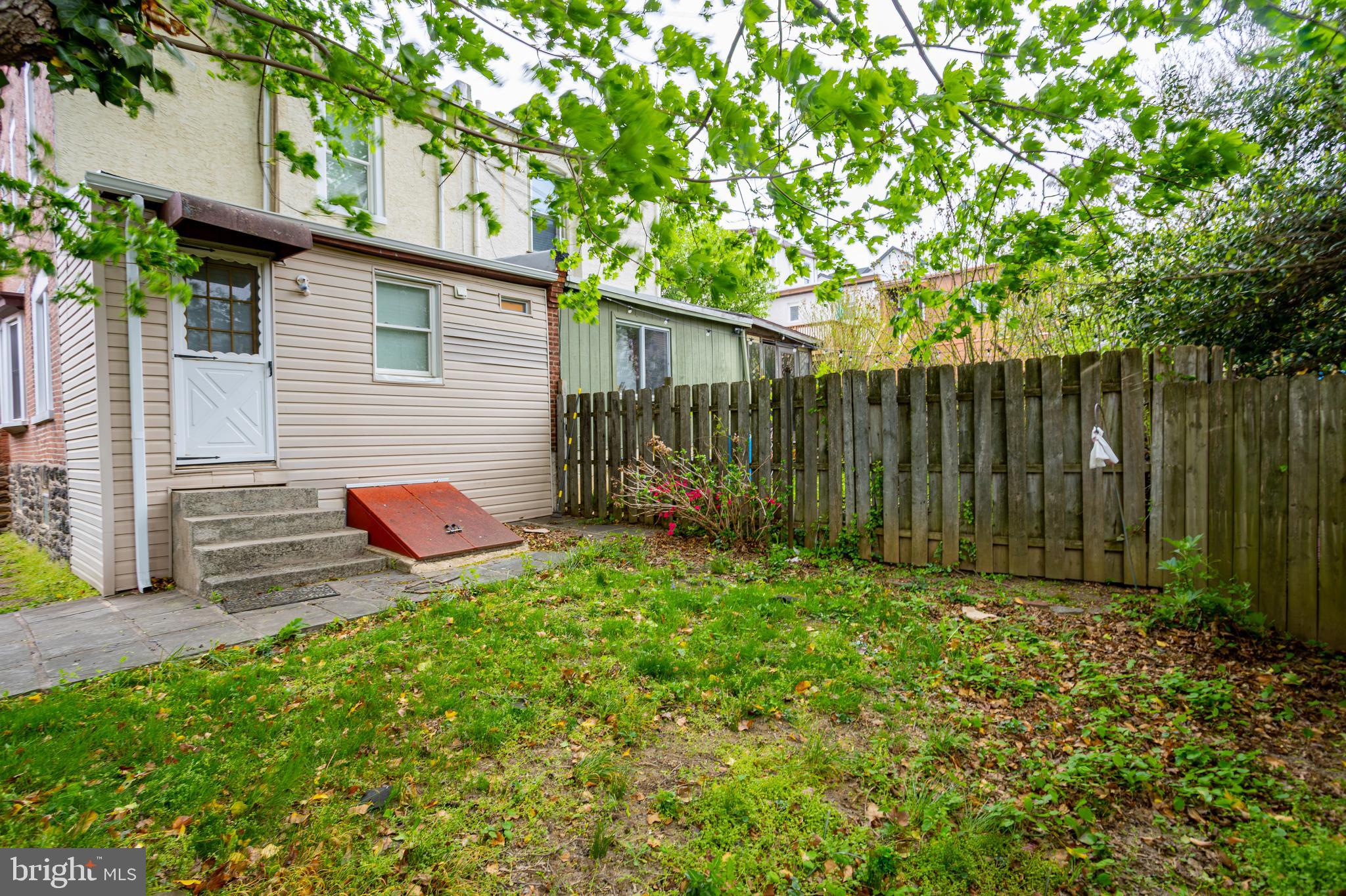 ROXBOROUGH - Residential