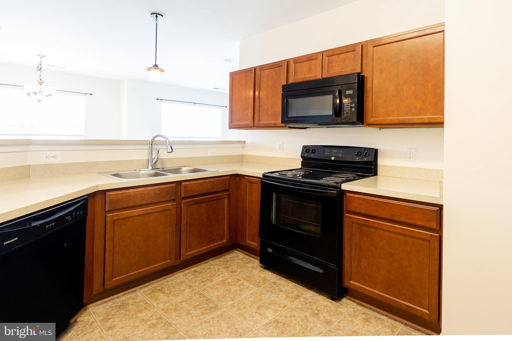 RESID AT WILDWD - Residential Lease