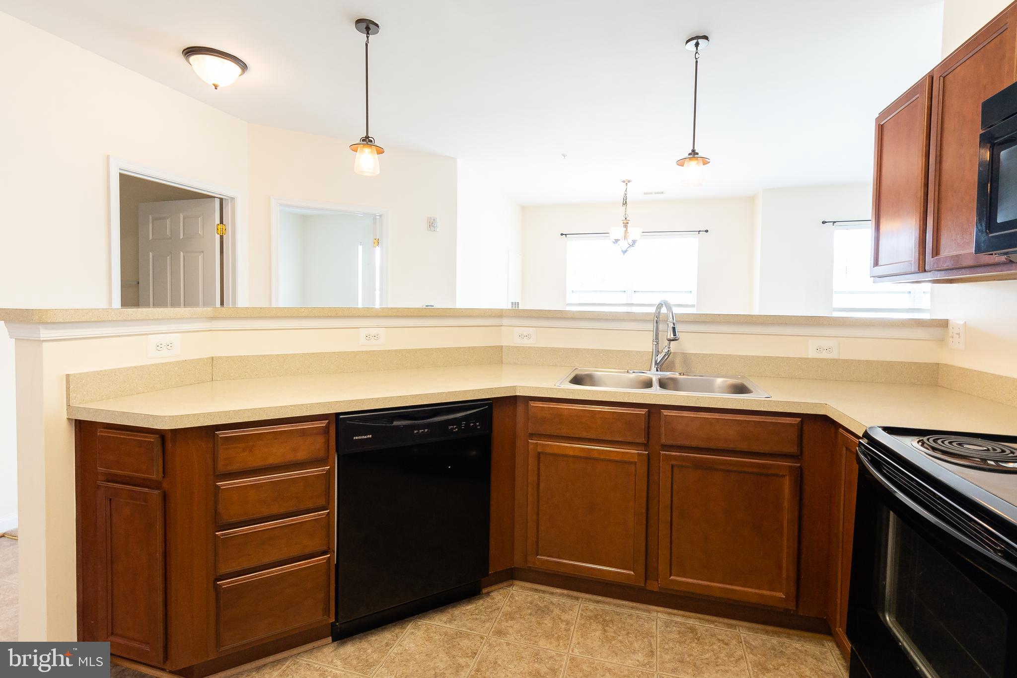 RESID AT WILDWD - Residential Lease