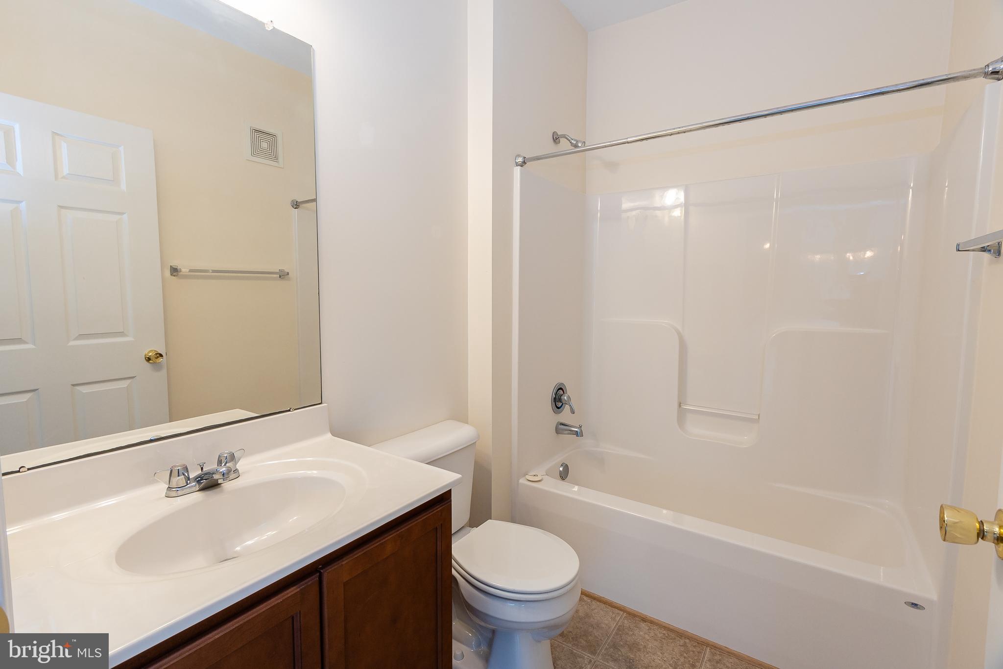 RESID AT WILDWD - Residential Lease