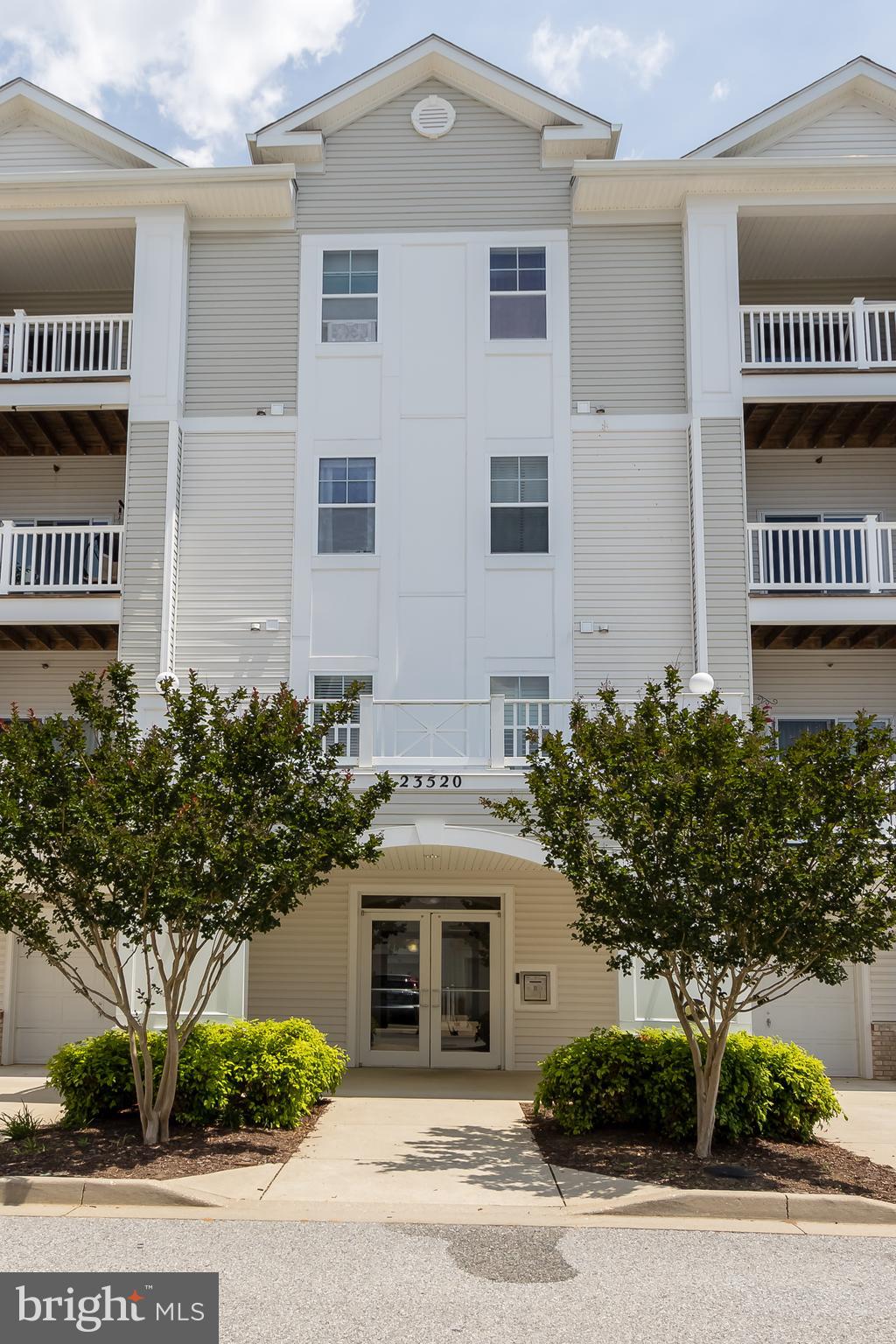 RESID AT WILDWD - Residential Lease