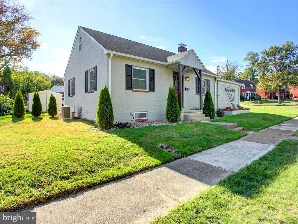 Photo of 400 Woodland Ave, NEW CUMBERLAND, PA 17070 (MLS # PACB2047296)