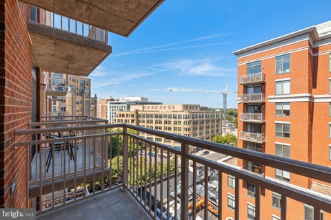 Photo of 1205 N Garfield Street #911, ARLINGTON, VA 22201 (MLS # VAAR2079608)