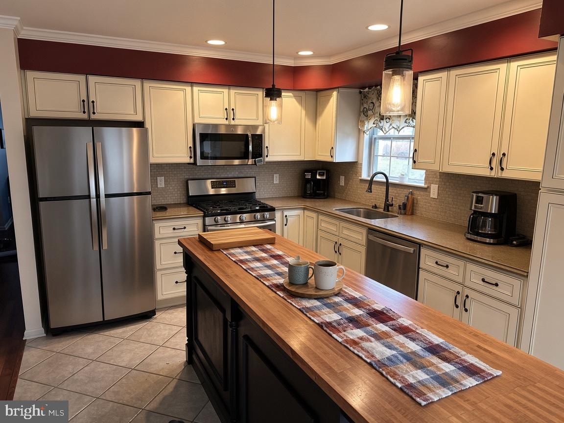 10 ATSION COURT