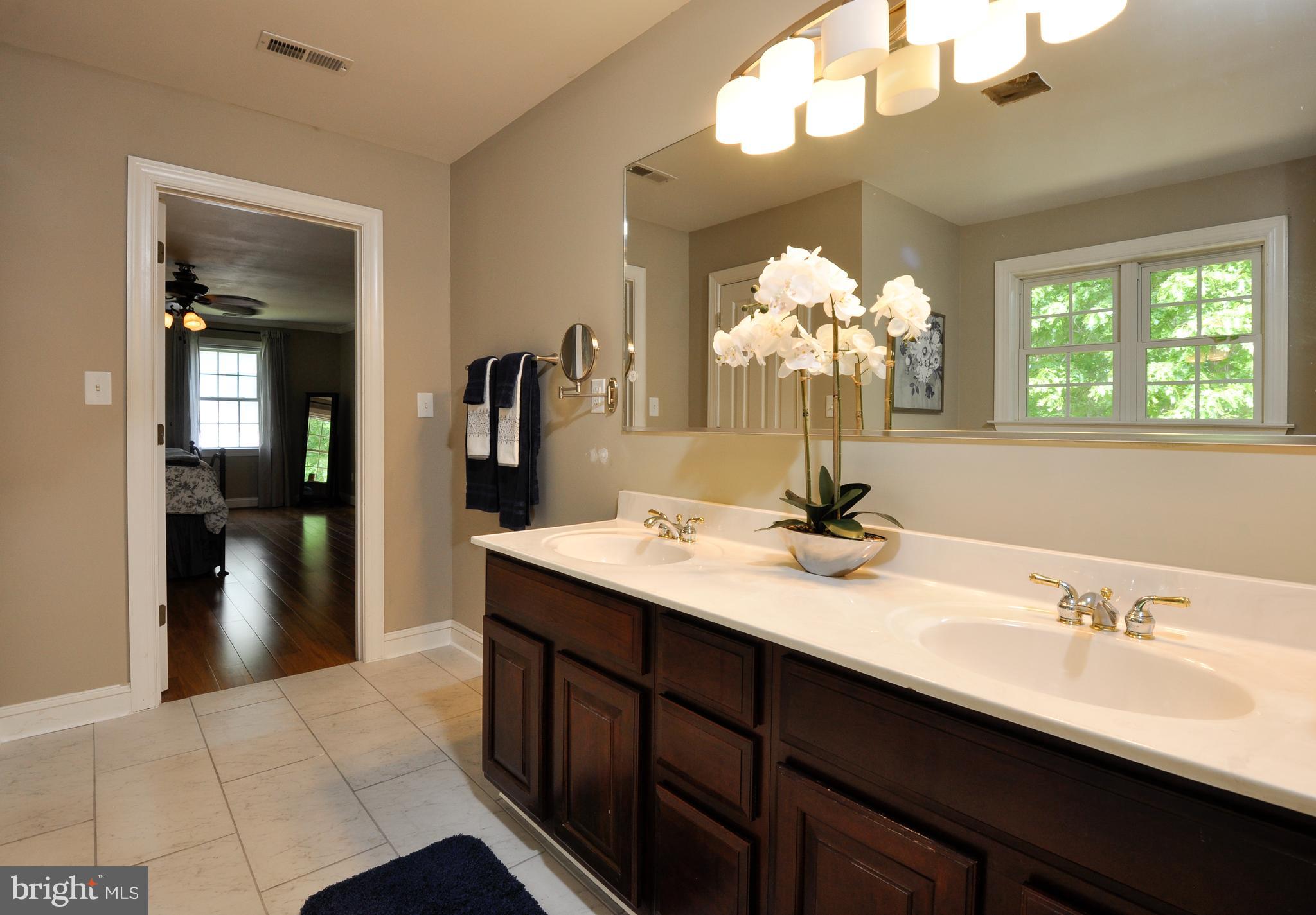 LEE'S HILL - Residential