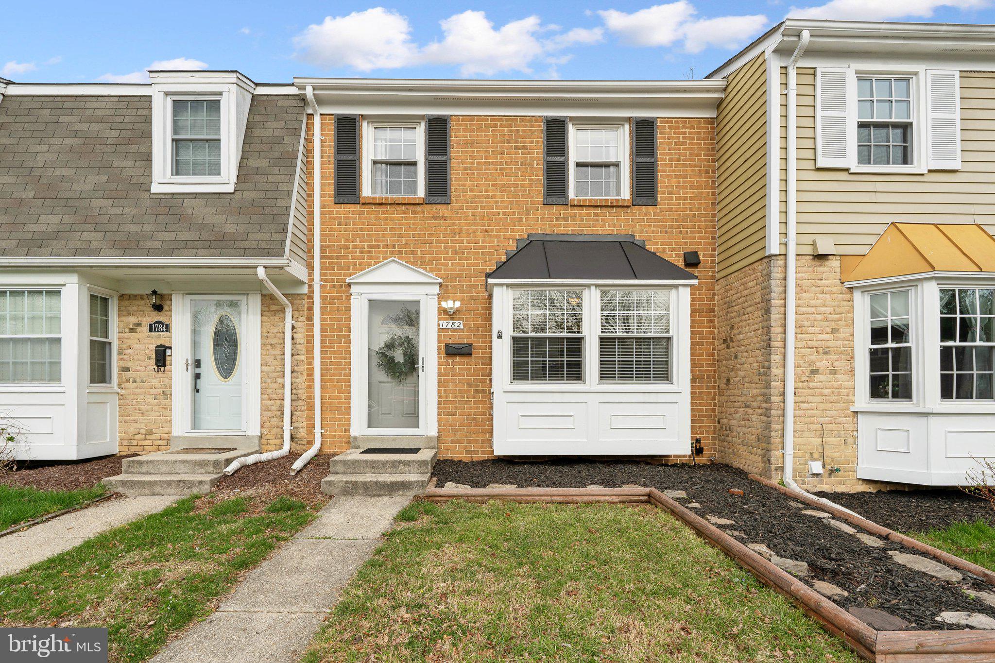 CROFTON SQUARE - Residential