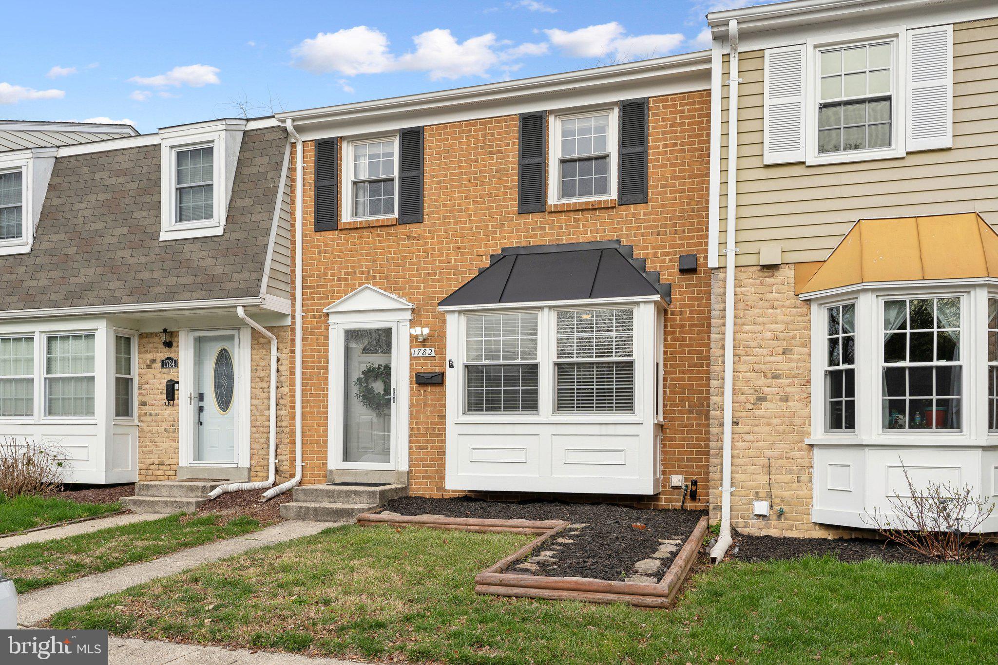 CROFTON SQUARE - Residential