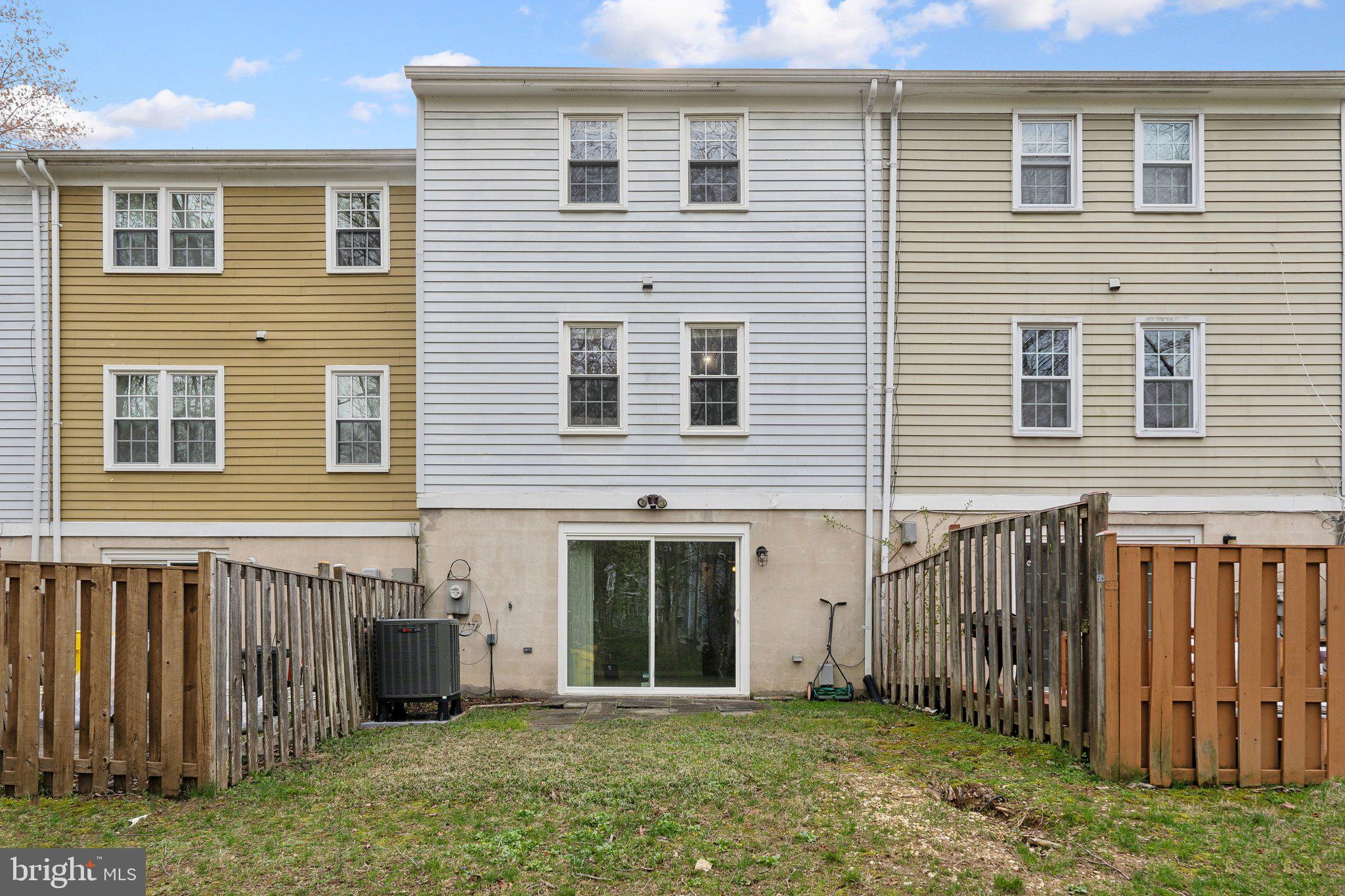 CROFTON SQUARE - Residential