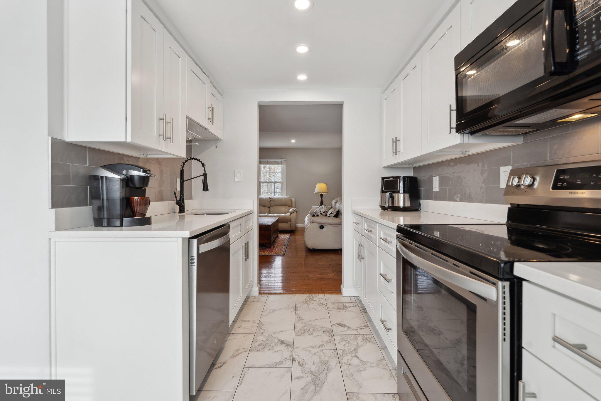 CROFTON SQUARE - Residential