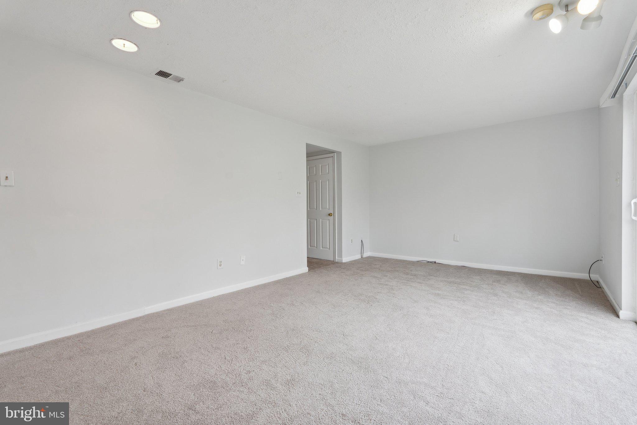 CROFTON SQUARE - Residential