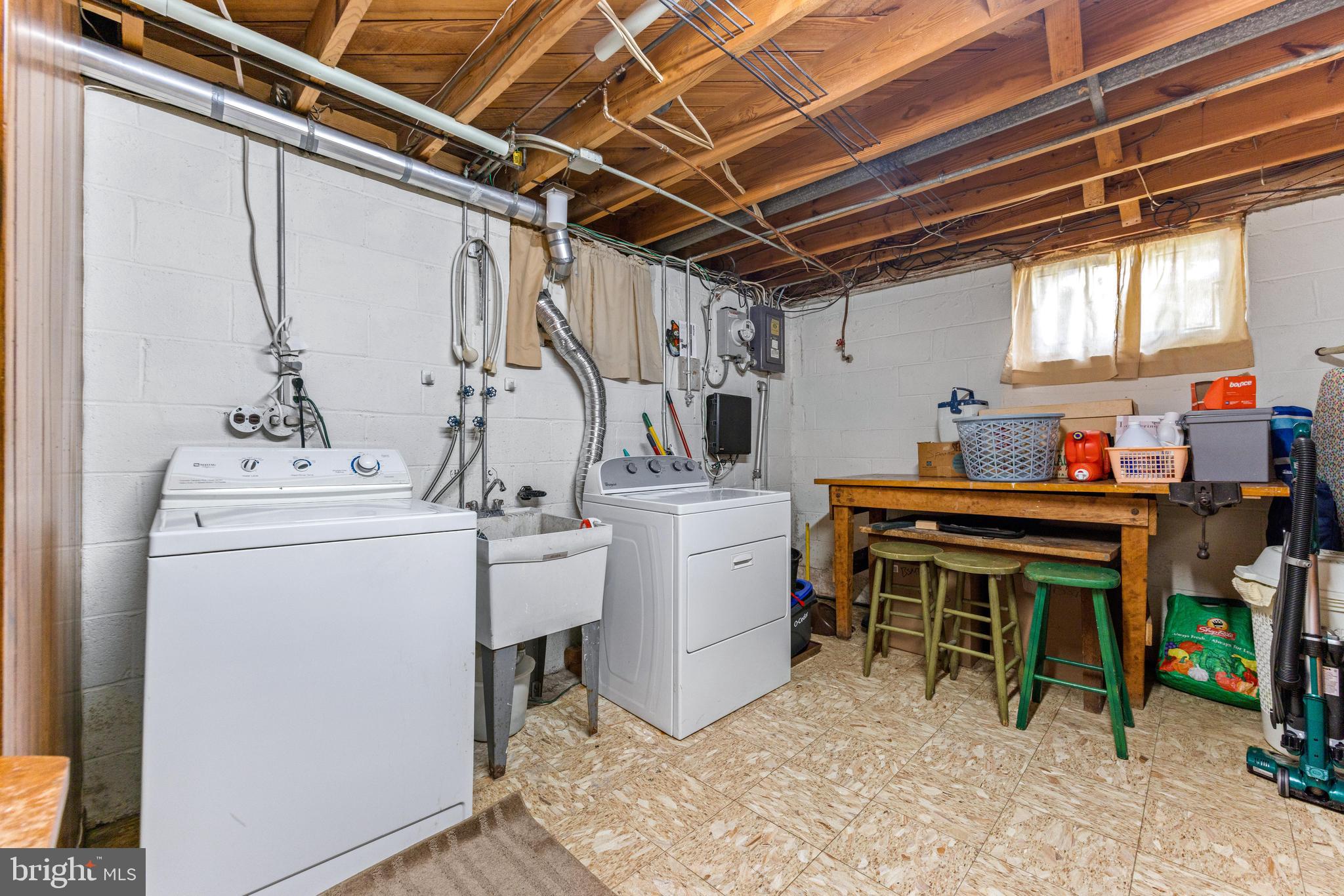 YORK MANOR - Residential