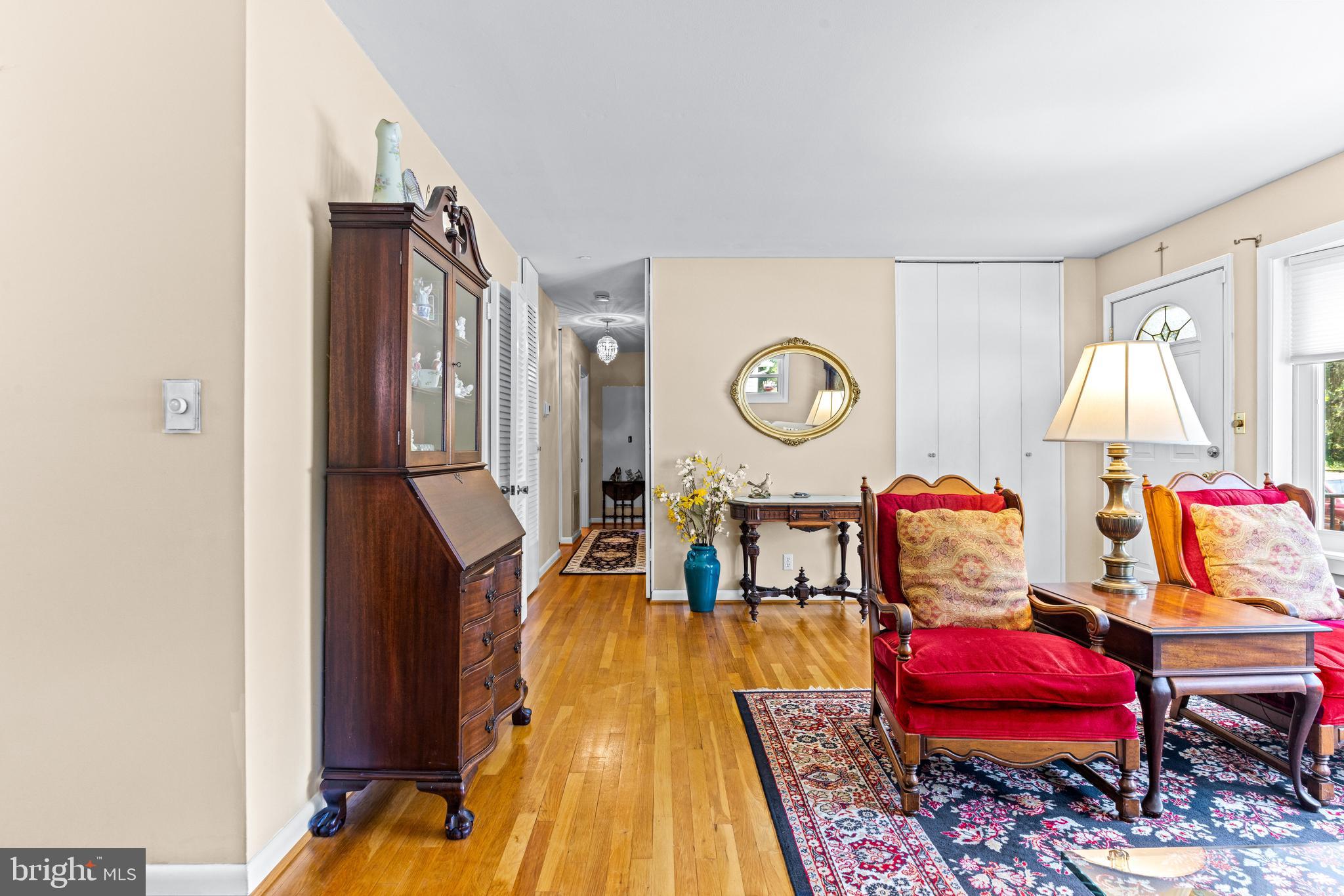 YORK MANOR - Residential