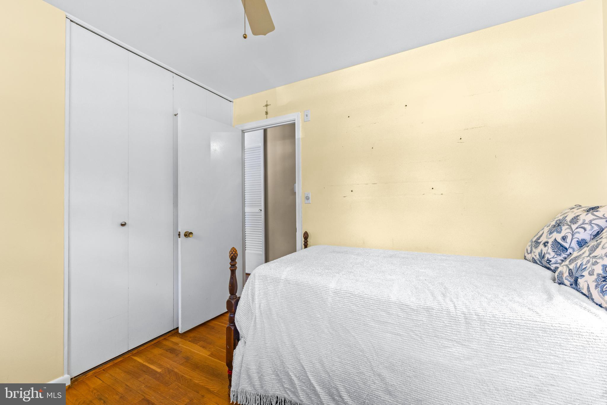 YORK MANOR - Residential