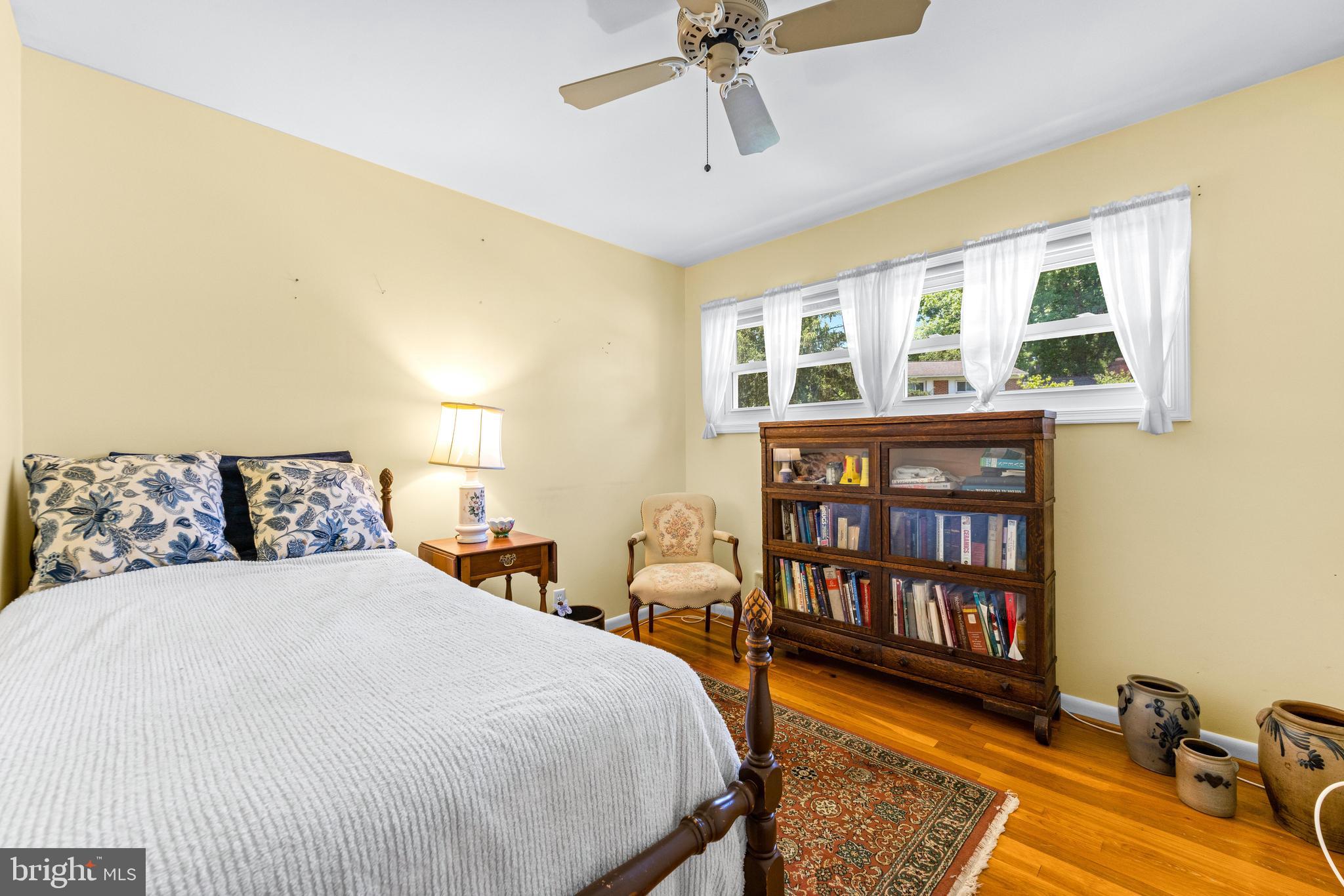 YORK MANOR - Residential