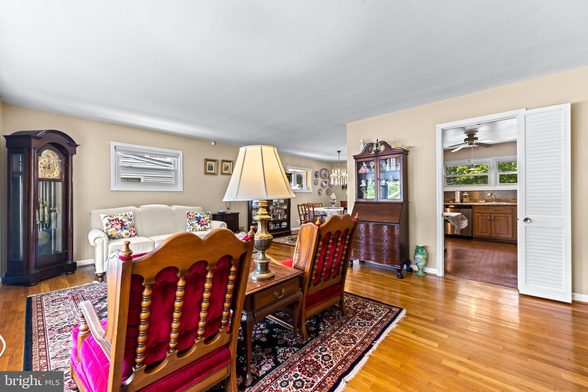 YORK MANOR - Residential