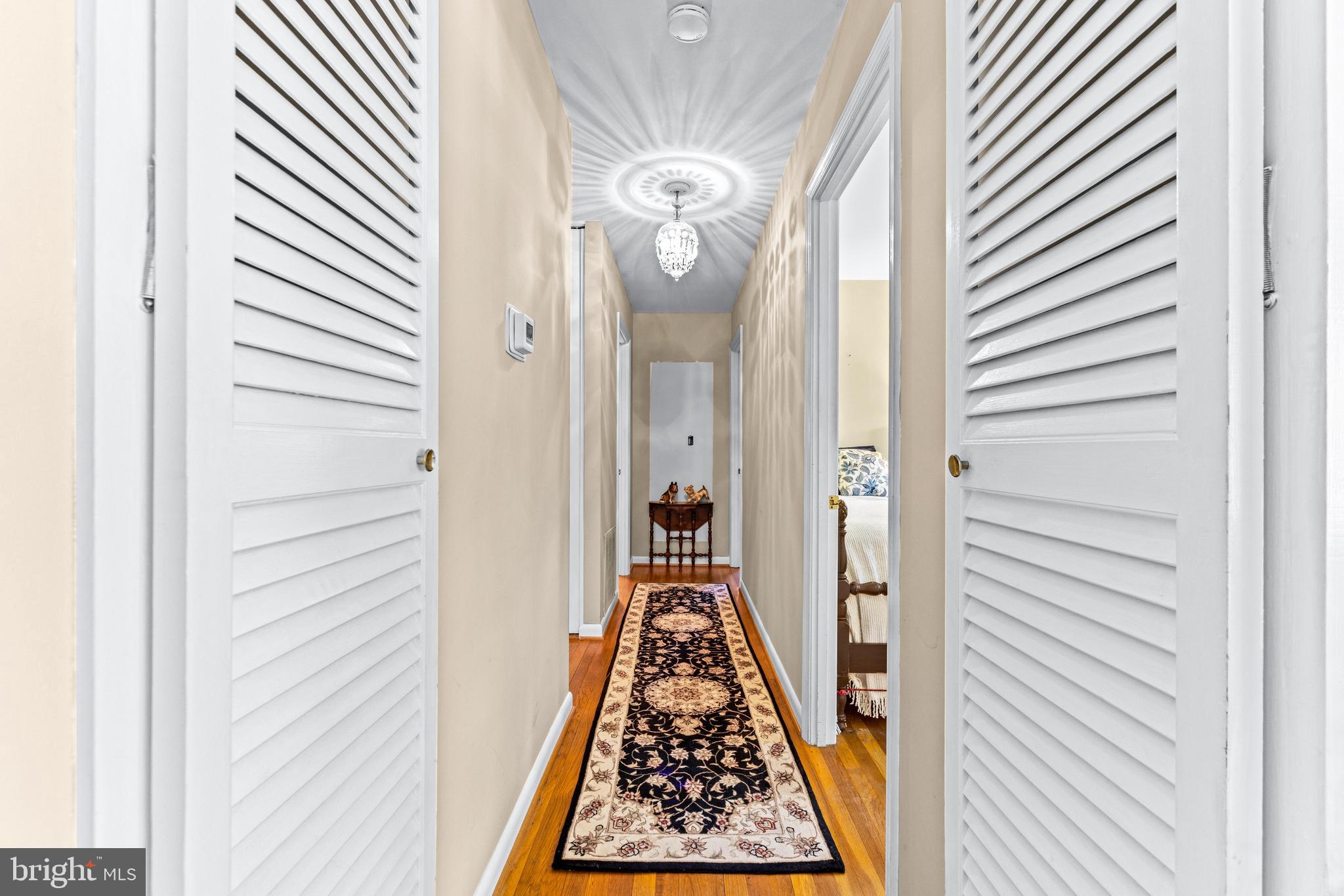 YORK MANOR - Residential