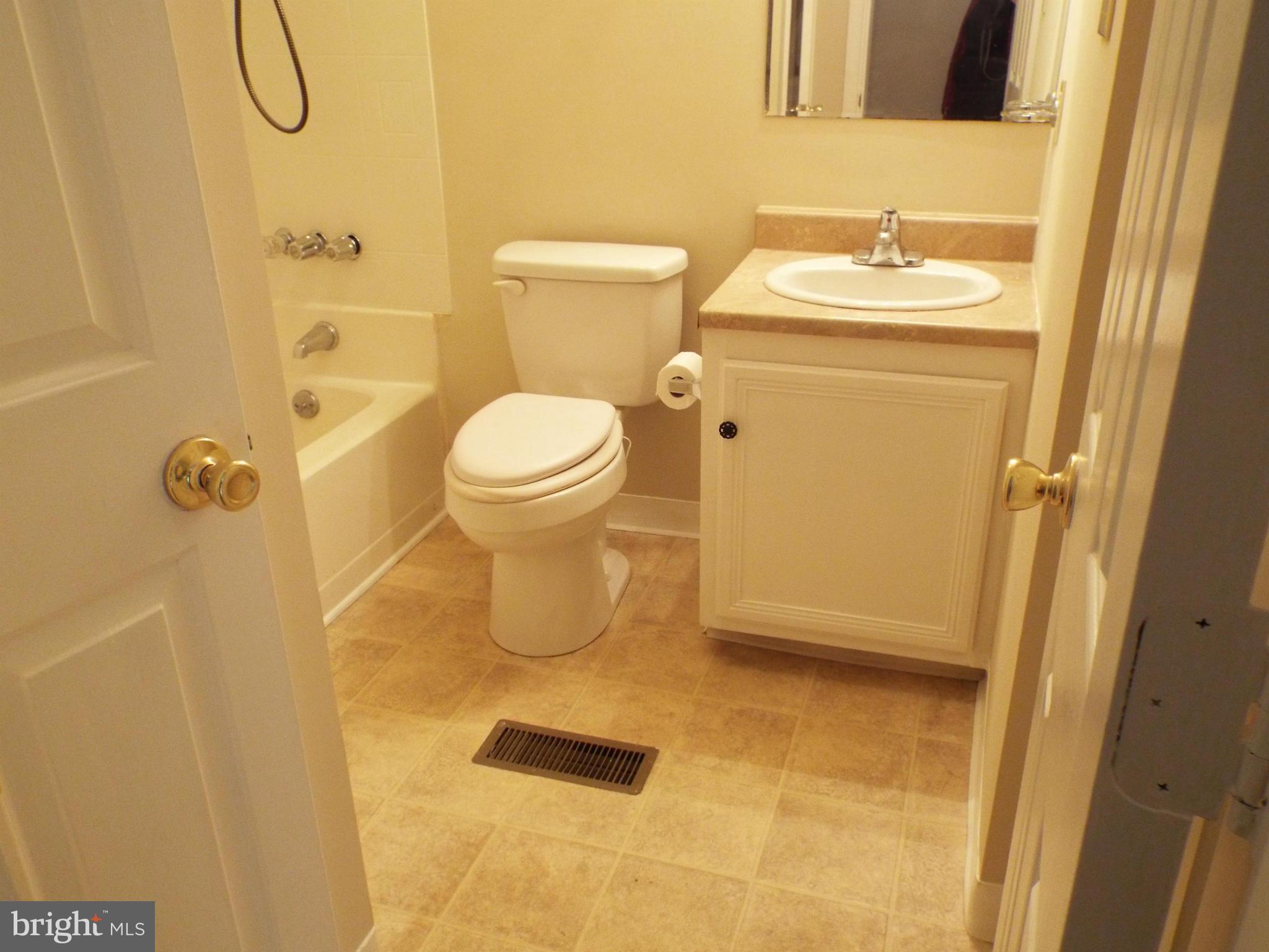 WESTMINSTER SQUARE - Residential