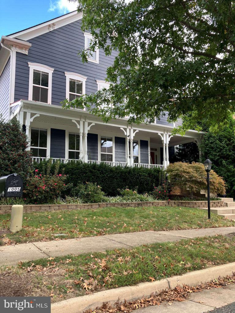1005 GRAHAM DRIVE