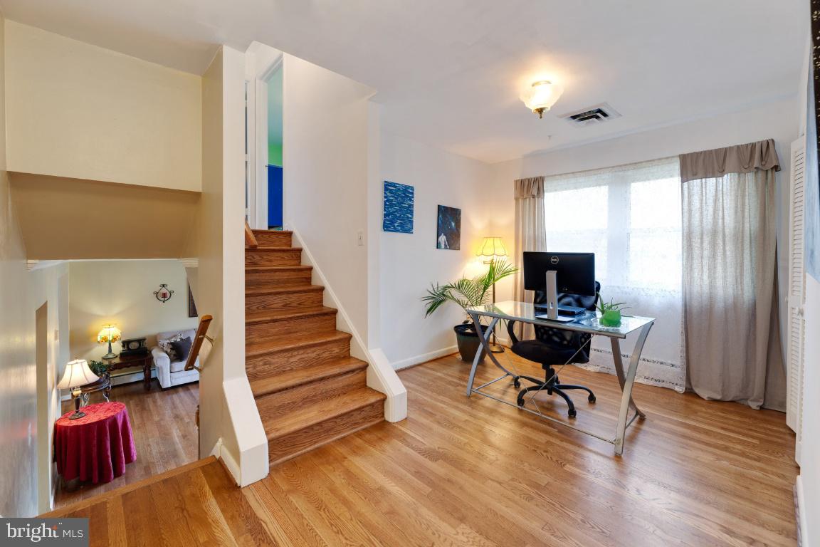 COLONIAL FARMS - Residential