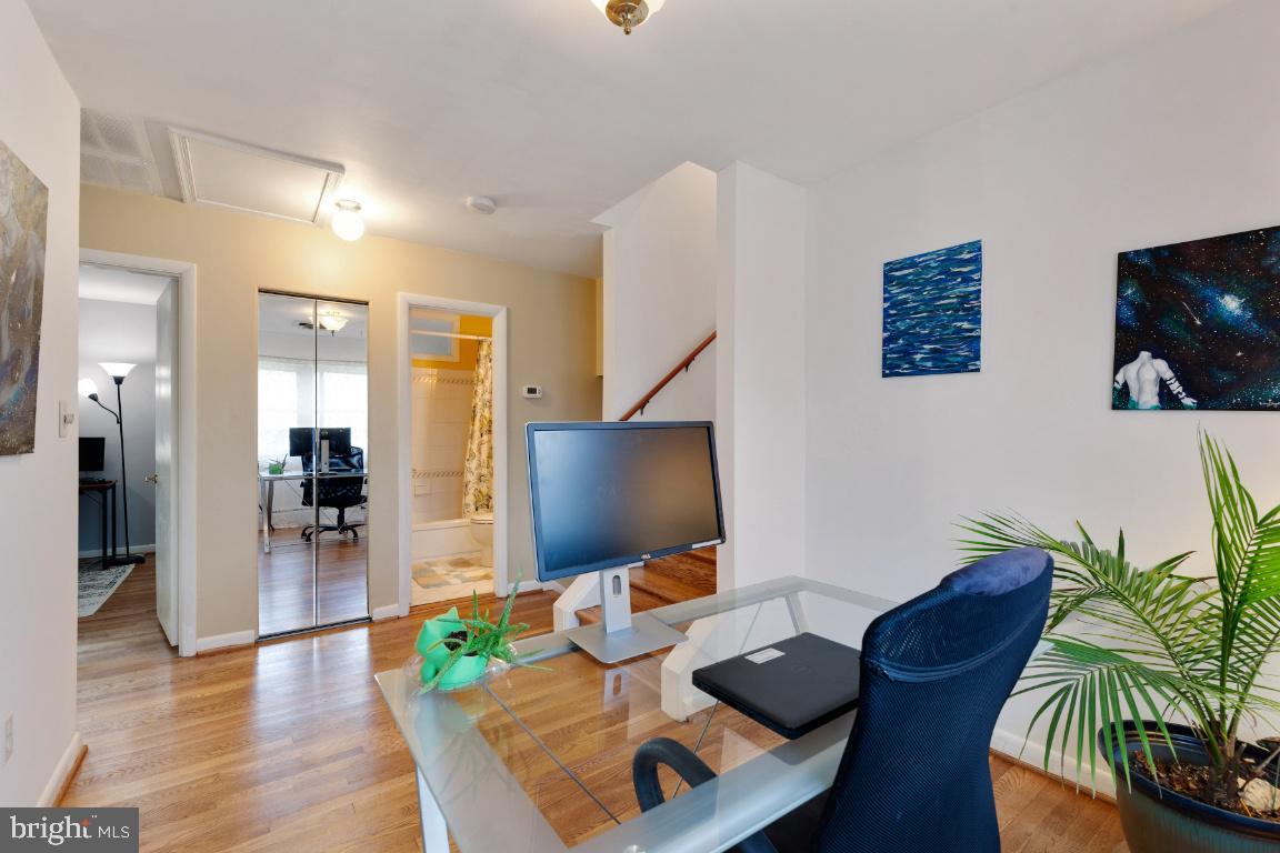 COLONIAL FARMS - Residential