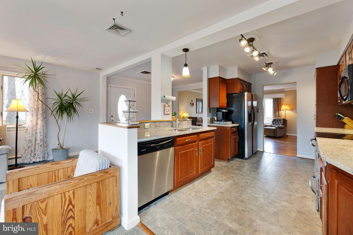COLONIAL FARMS - Residential