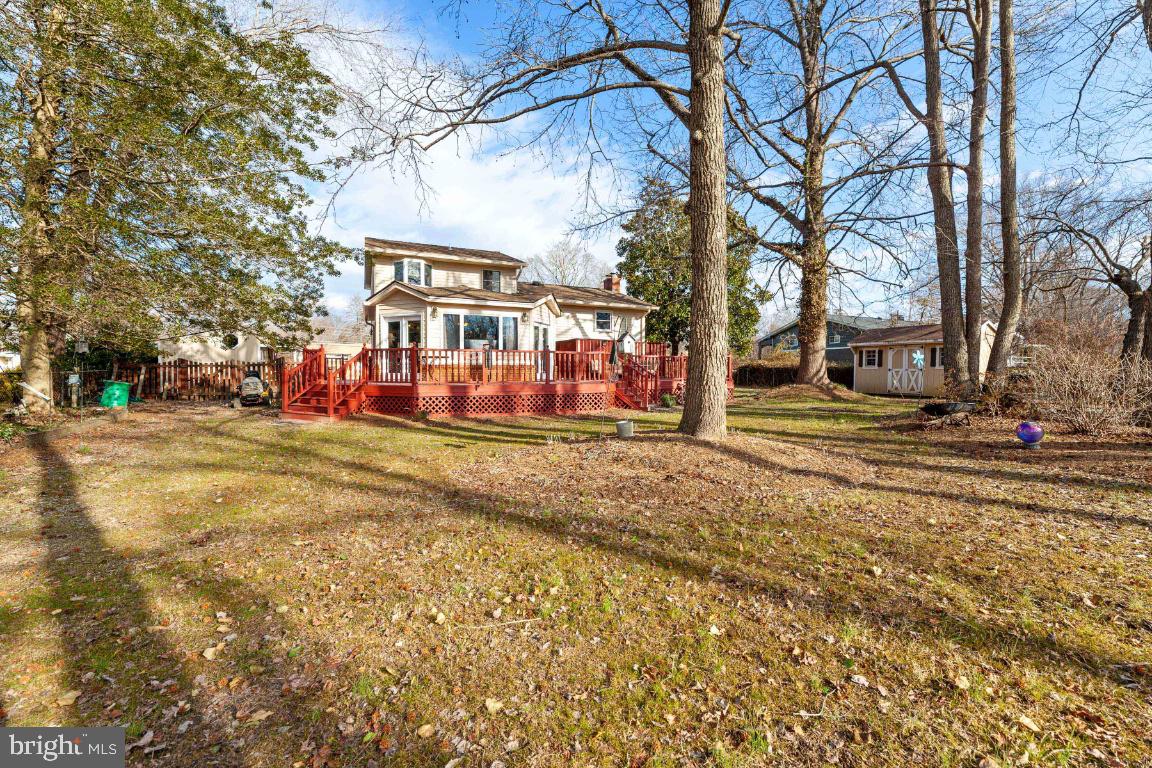 COLONIAL FARMS - Residential