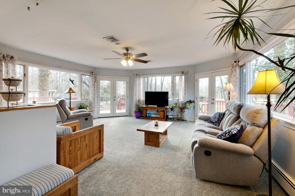 COLONIAL FARMS - Residential
