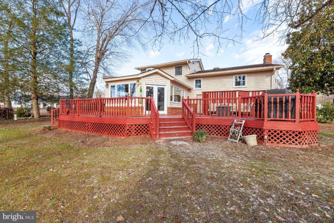 COLONIAL FARMS - Residential