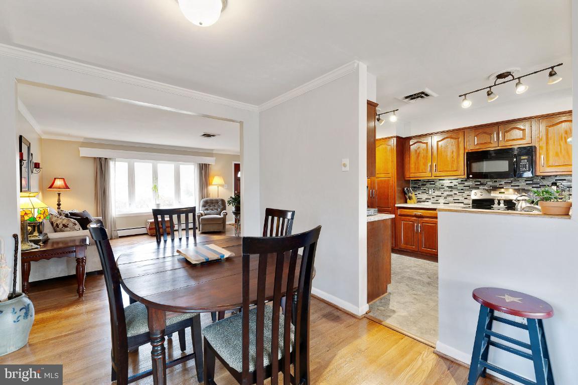 COLONIAL FARMS - Residential