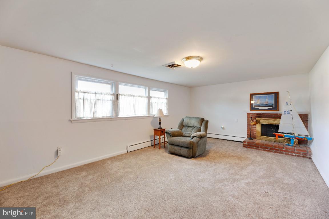 COLONIAL FARMS - Residential