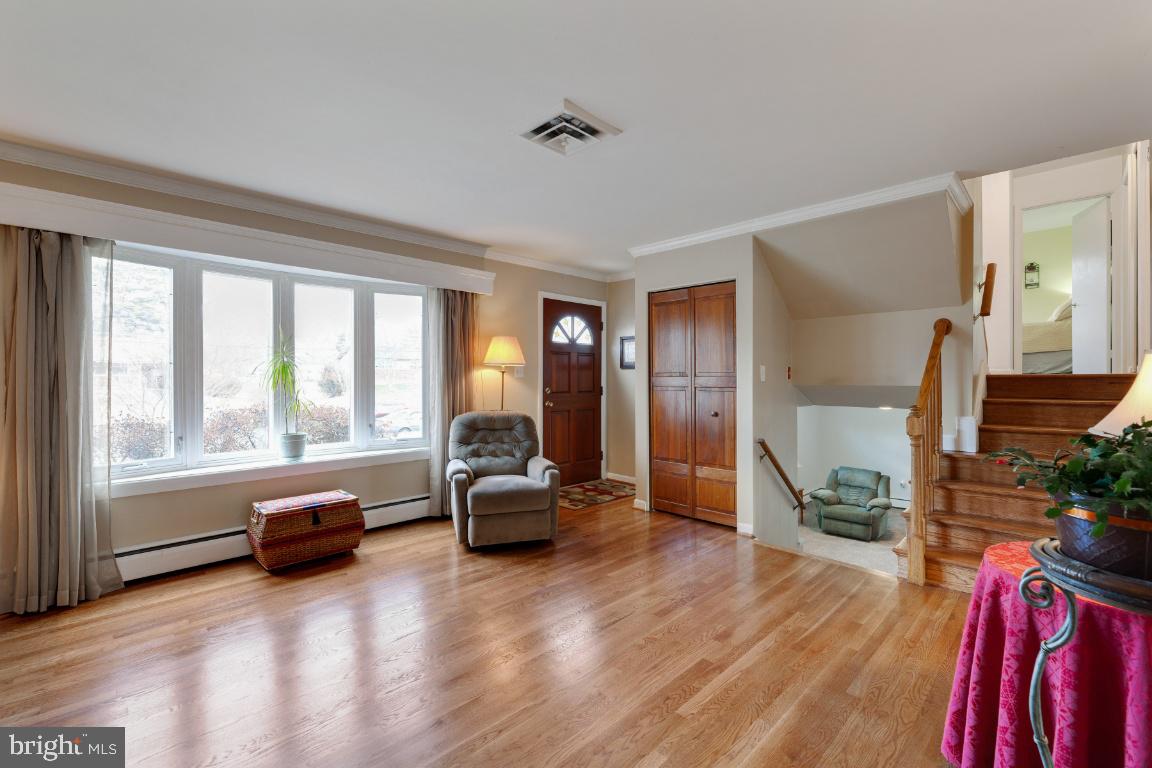 COLONIAL FARMS - Residential