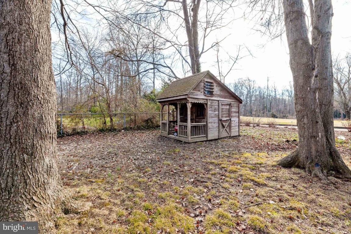 COLONIAL FARMS - Residential