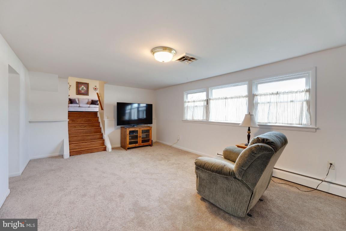 COLONIAL FARMS - Residential