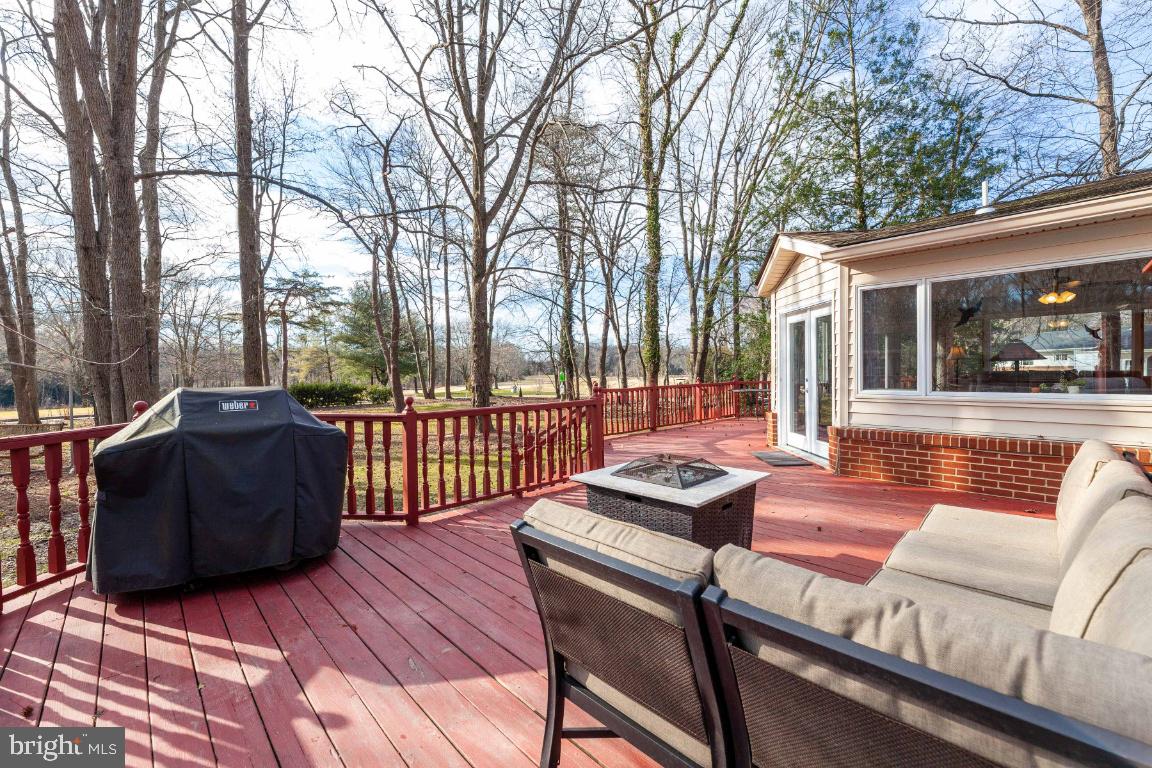 COLONIAL FARMS - Residential
