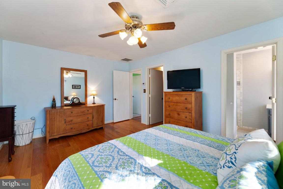 COLONIAL FARMS - Residential
