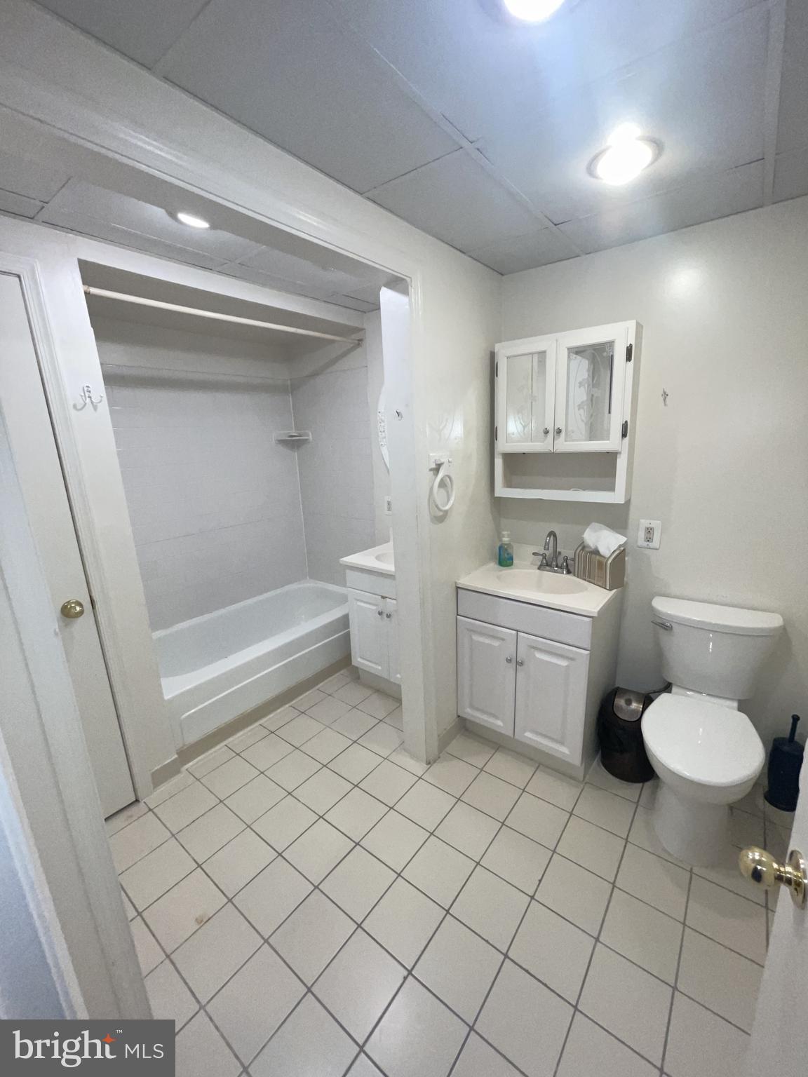CARDINAL FOREST - Residential Lease