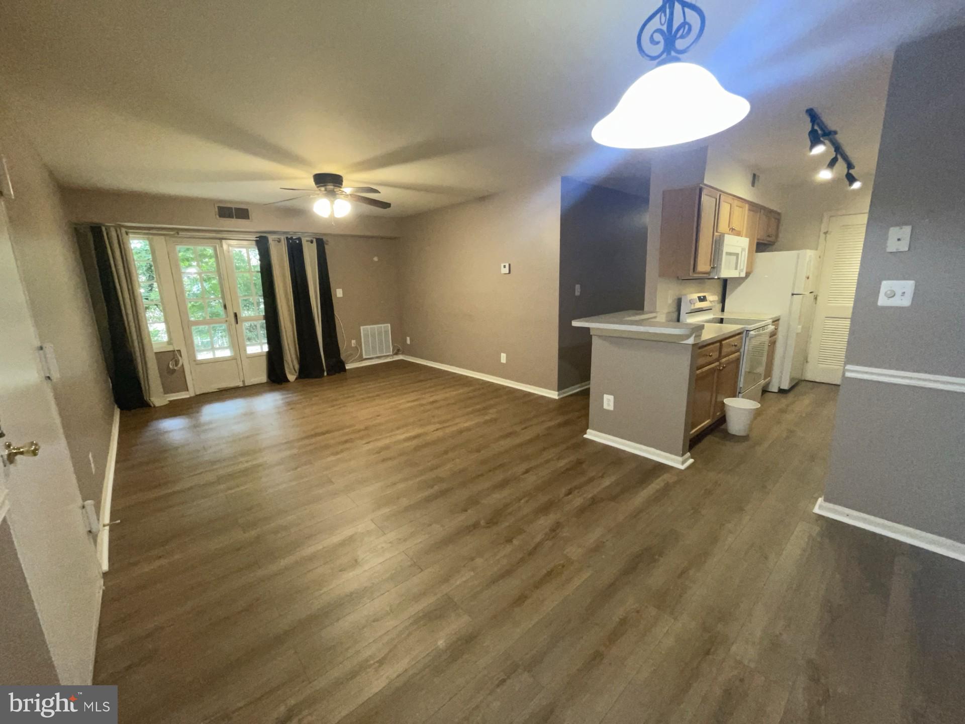 CARDINAL FOREST - Residential Lease