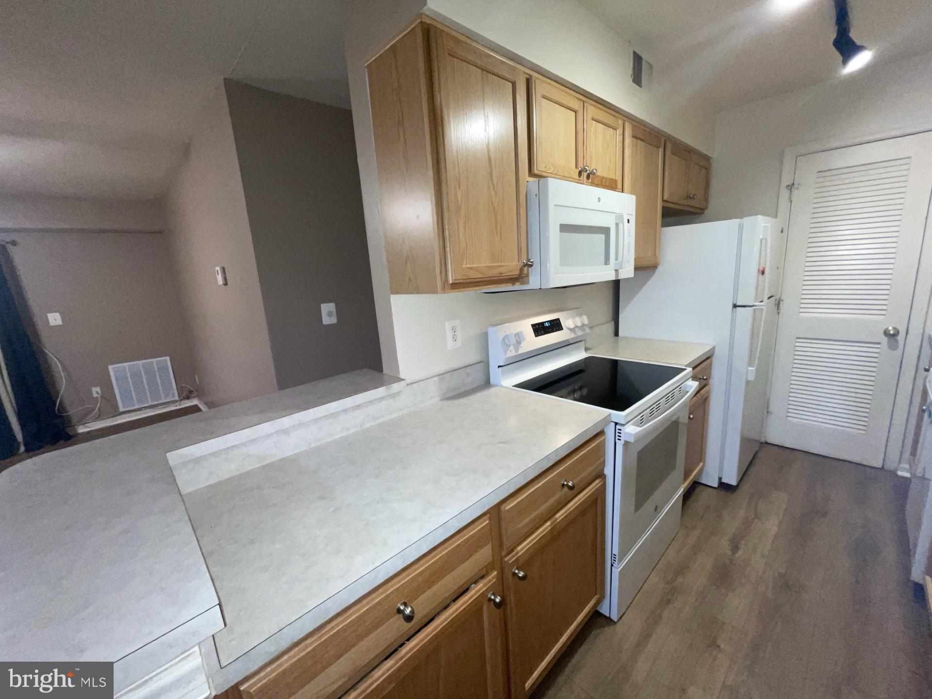CARDINAL FOREST - Residential Lease